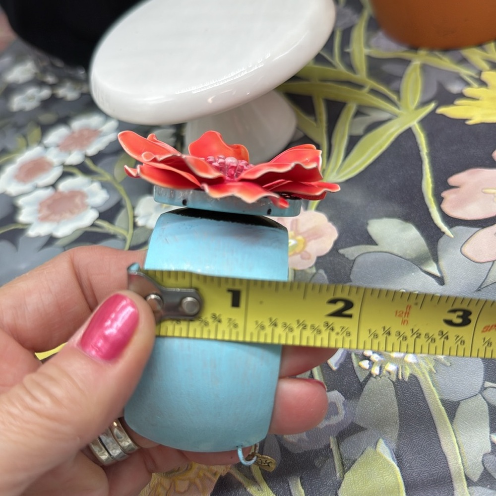 đź‘‘Adorned Crown Jewelry assemblage enamel salmon flower on teal cuff bracelet - Picture 7 of 11